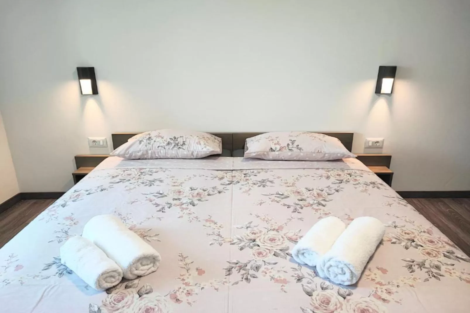 Villa Galant with Pool & Sauna Maružini-Slaapkamer