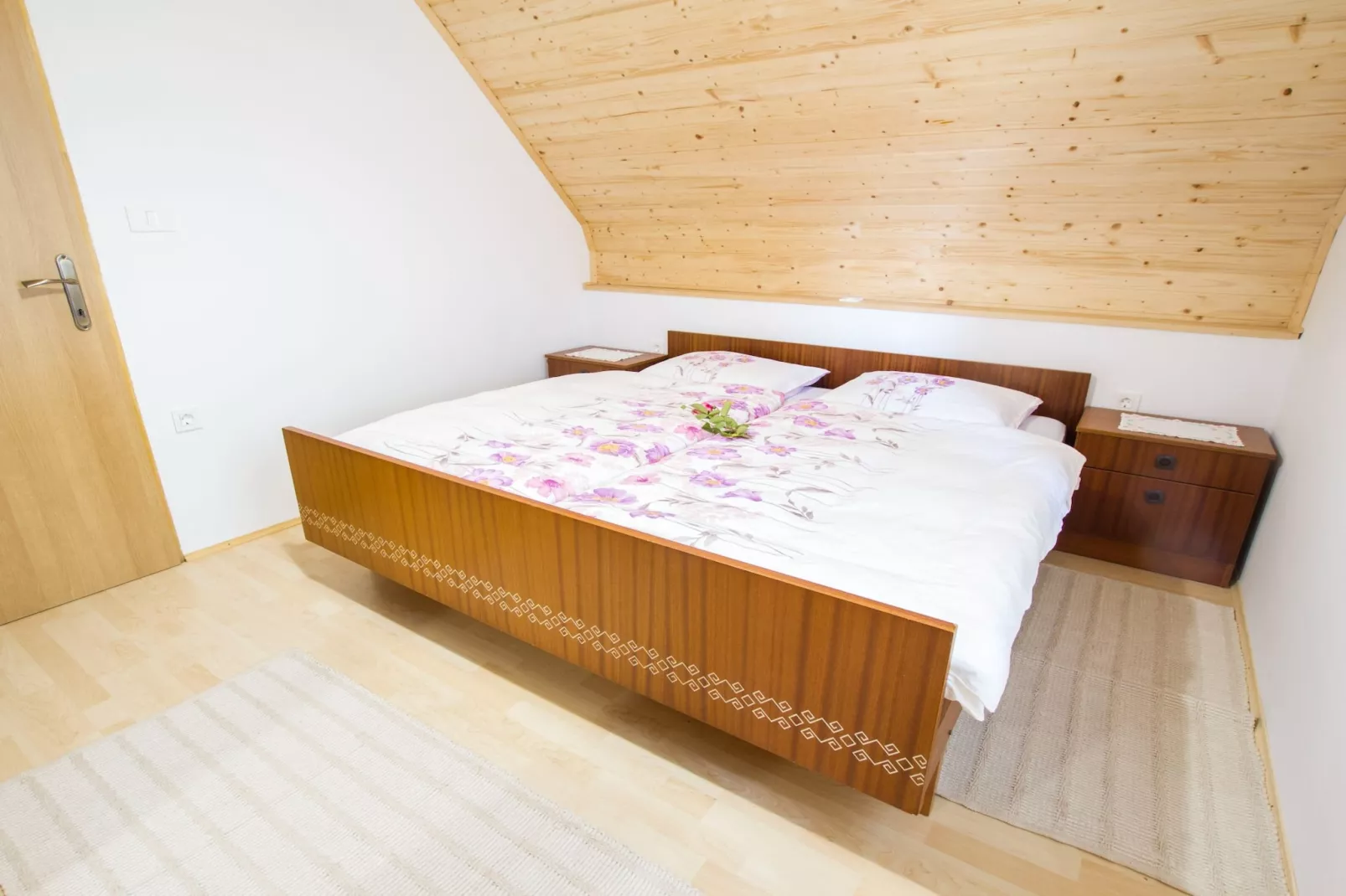 Sunny Two Bedroom Retreat in Beautiful Bizeljsko - Two Bedroom Country House-Slaapkamer