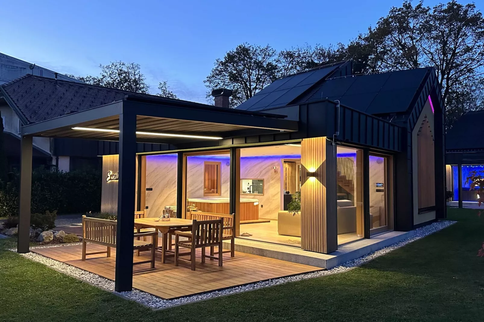 Elegant Warm Bliss Hideaway Escape Lodge - Holiday Home with Hot-Tub and Sauna (owner Excellency)-Buitenlucht