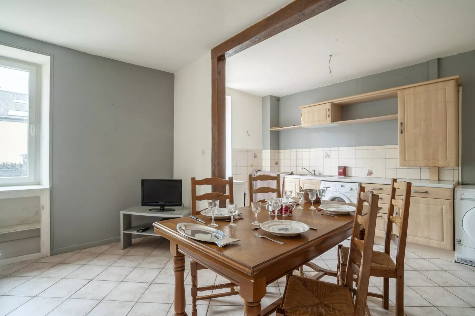 Fijn appartement in Belfort bij het centrum-Eetkamer