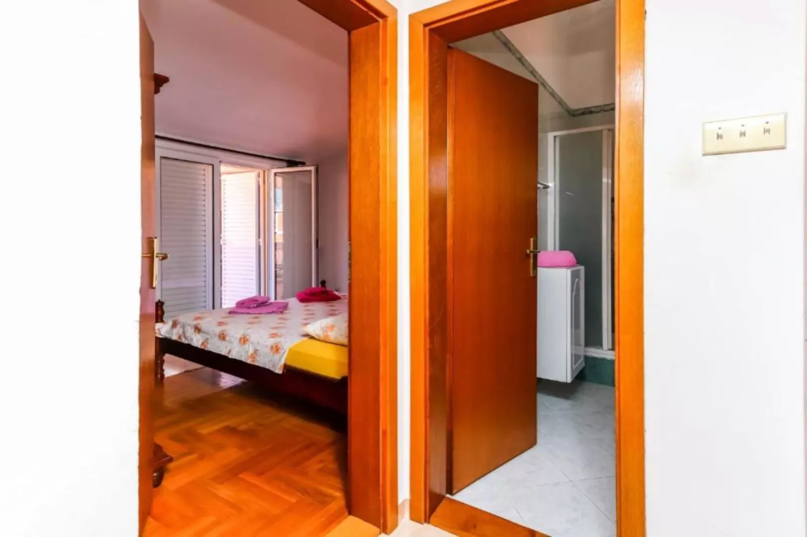 Relaxing Apartment on Budva Coastline - One Bedroom Apartment-Slaapkamer