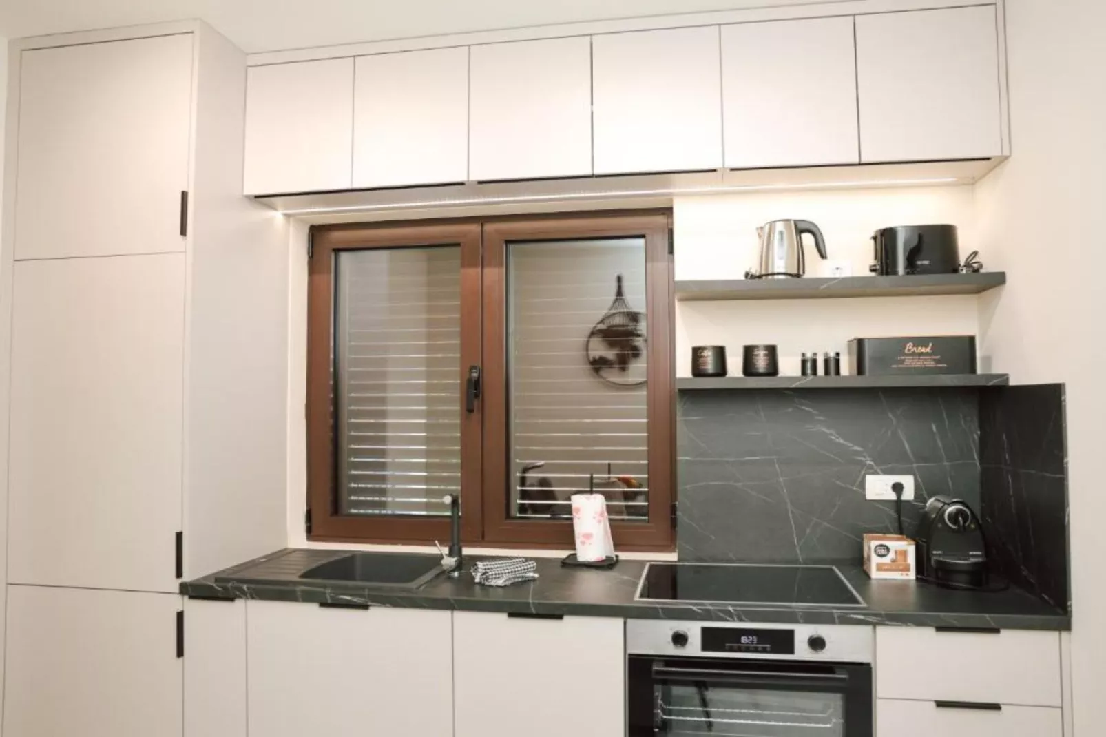 Stylish Apartment with Modern Elegance in Herceg Novi Area - Deluxe One Bedroom Apartment with Terrace-Keuken