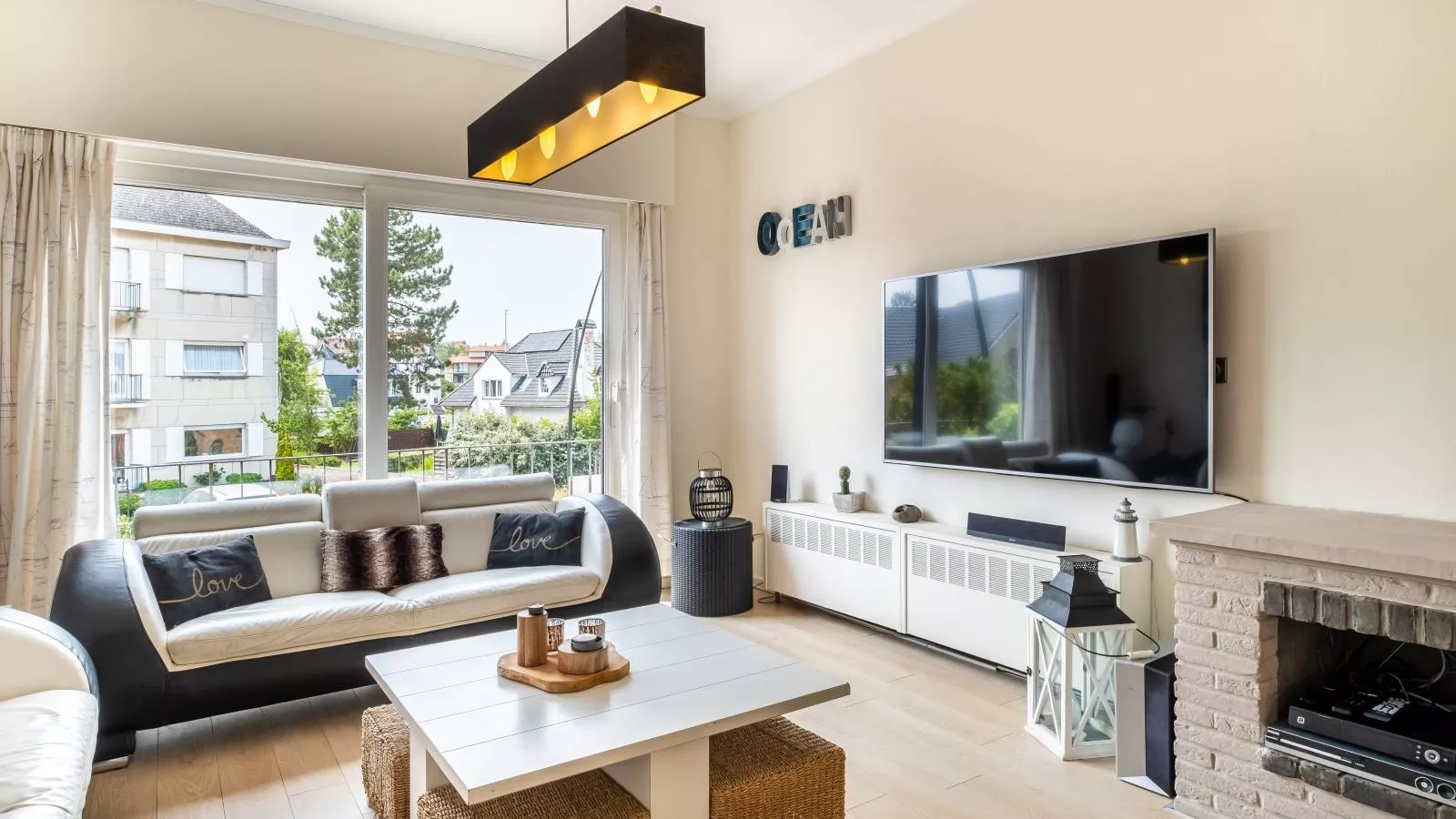 Illustrious-Woonkamer