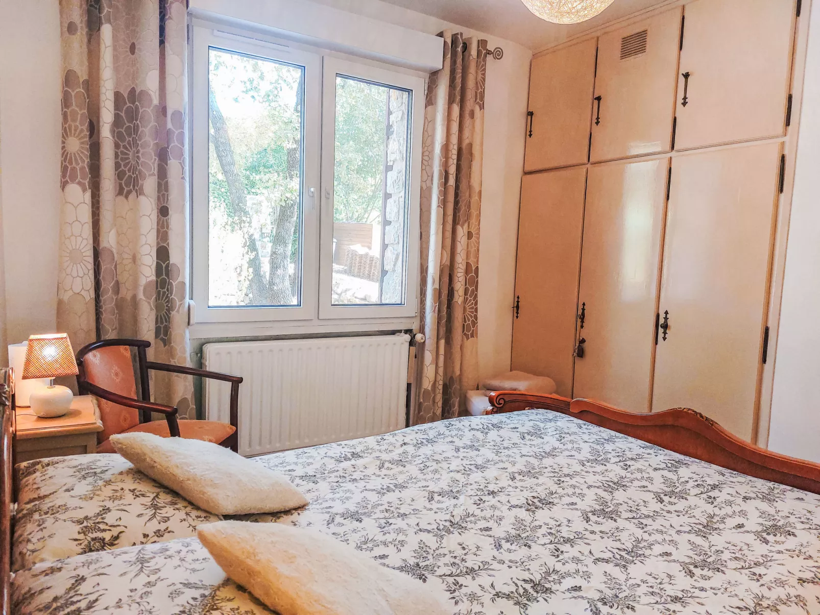 Les Pierres Fleuries-Binnen