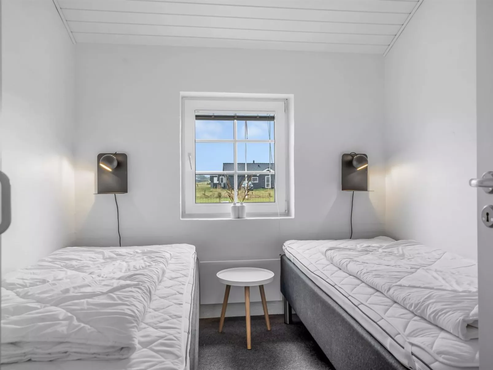 "Amber" - 300m from the sea-Binnen