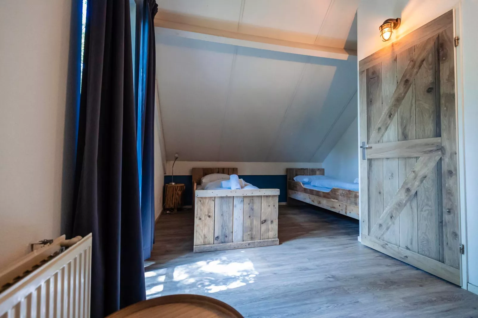 6 - Persons Lakeside Child-friendly Bungalow-Slaapkamer