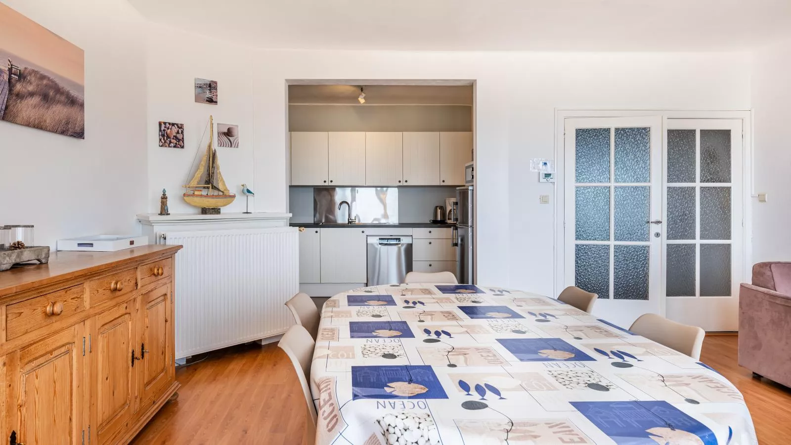 Nepto troisième-Eetkamer