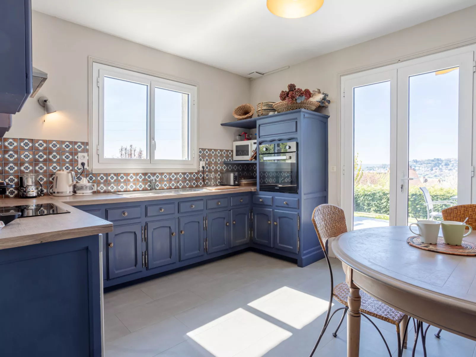 Les Jonquilles-Binnen