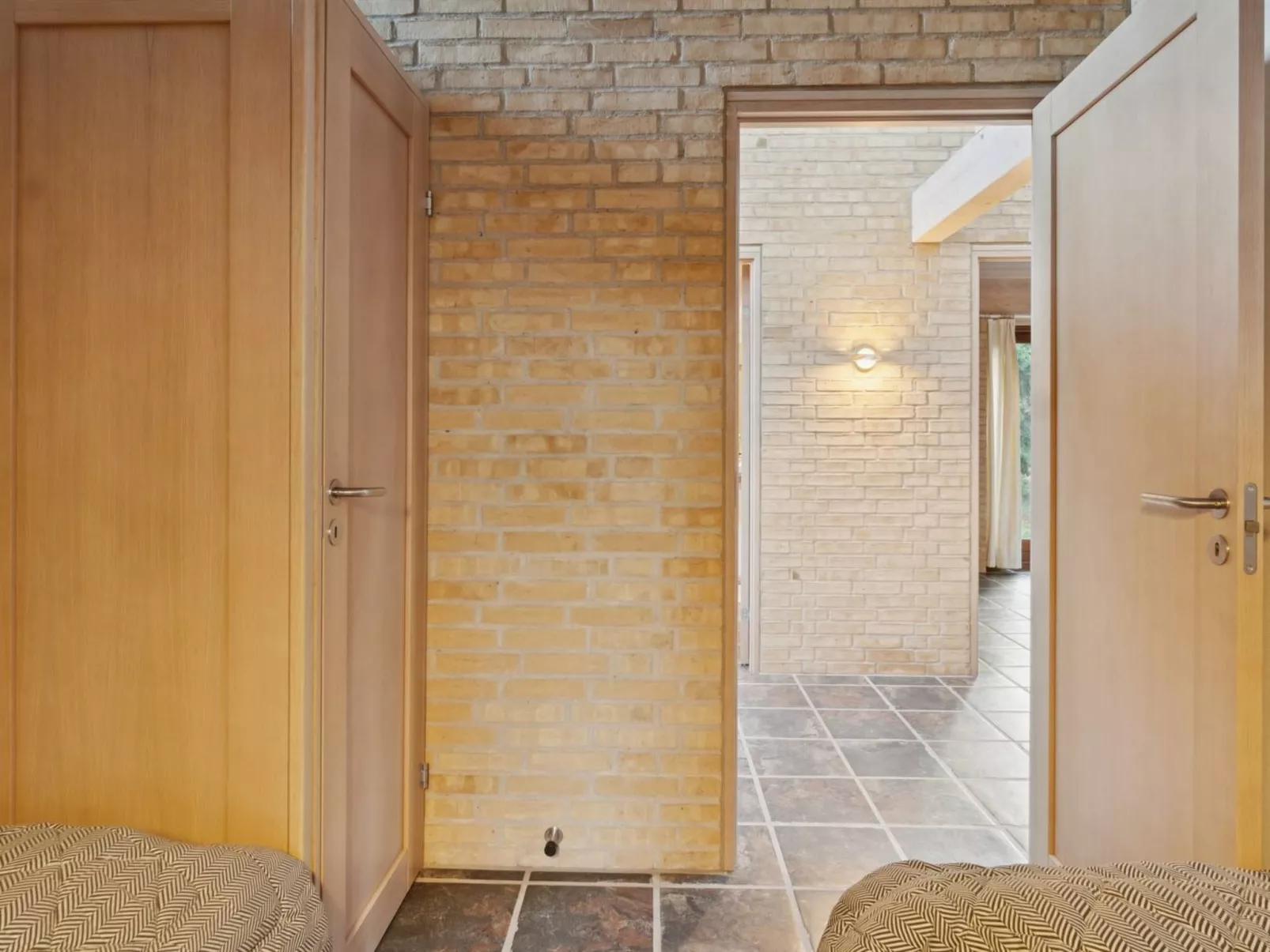 "Jorid" -  from the sea-Binnen