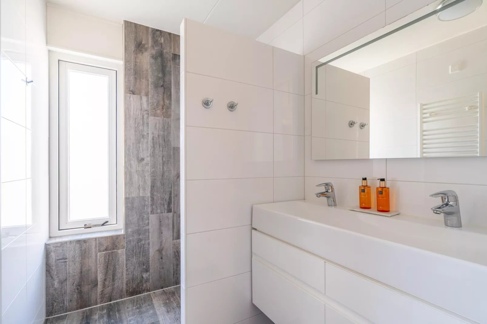 Juliana 130-Badkamer