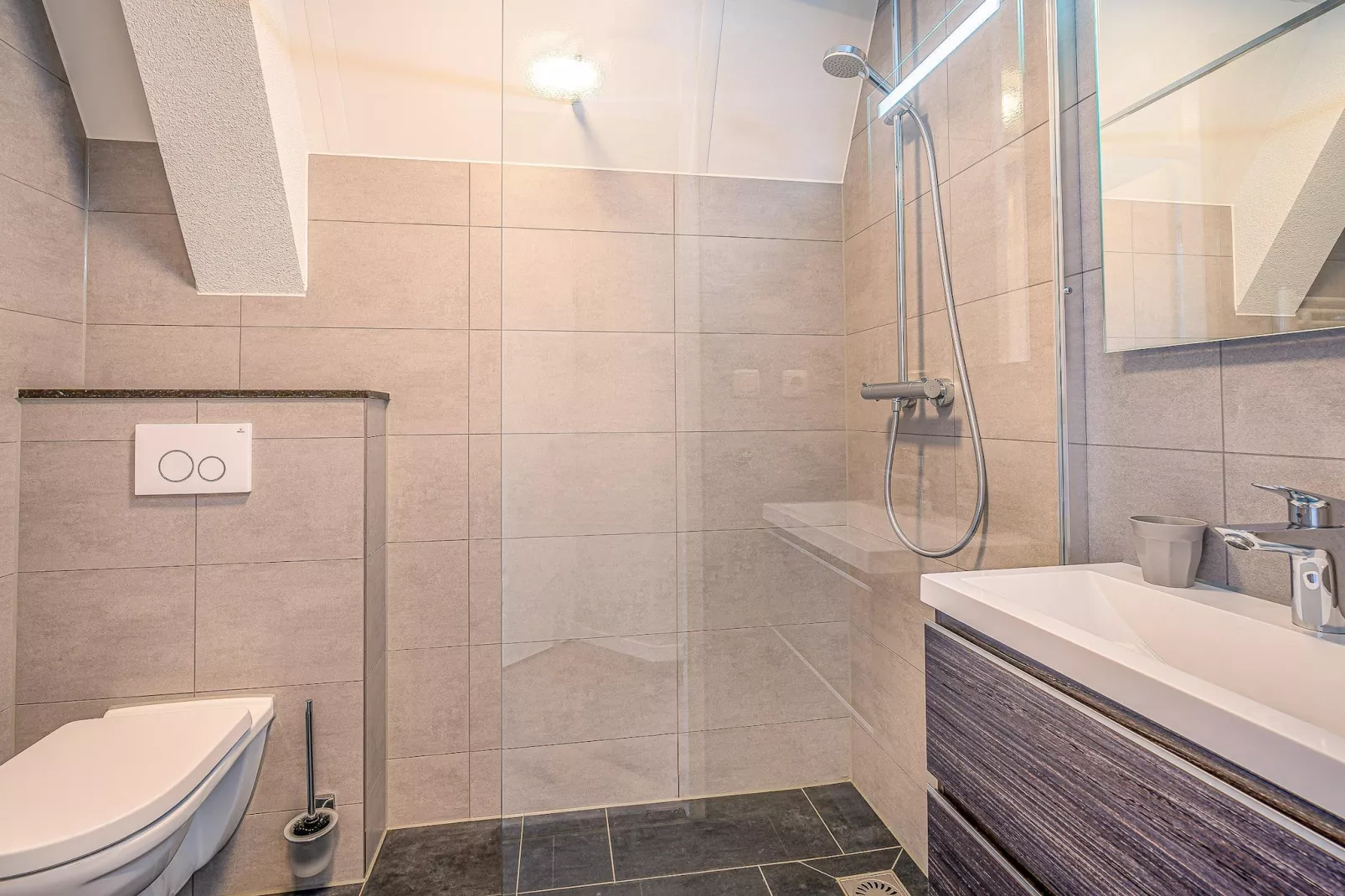 Zeedistel 22-Badkamer