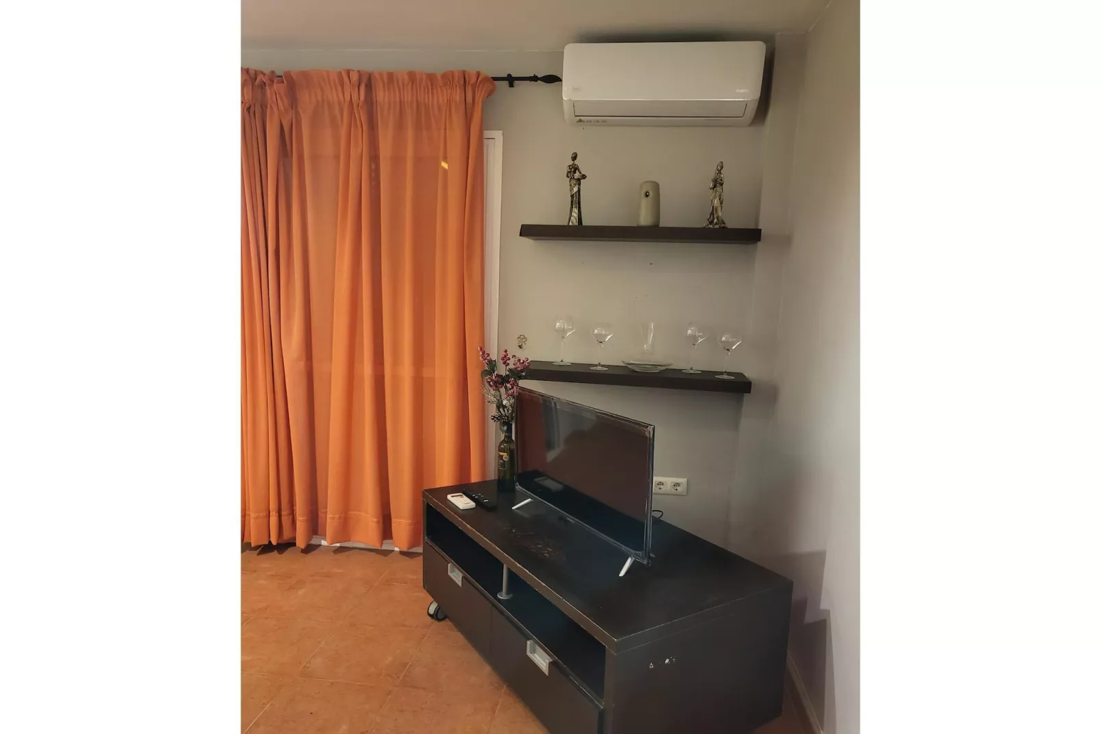 CT 368 AL - Faro's Casa Primera Linea Naturista Veraplaya-Woonkamer