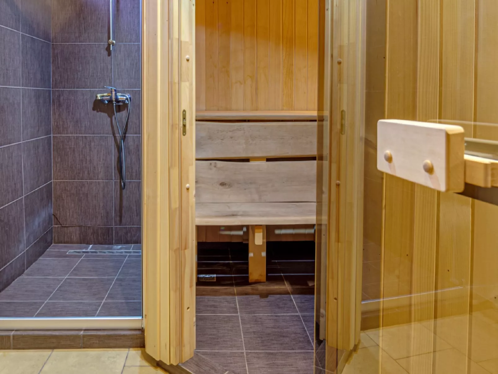 Chata pod Grapom-Binnen