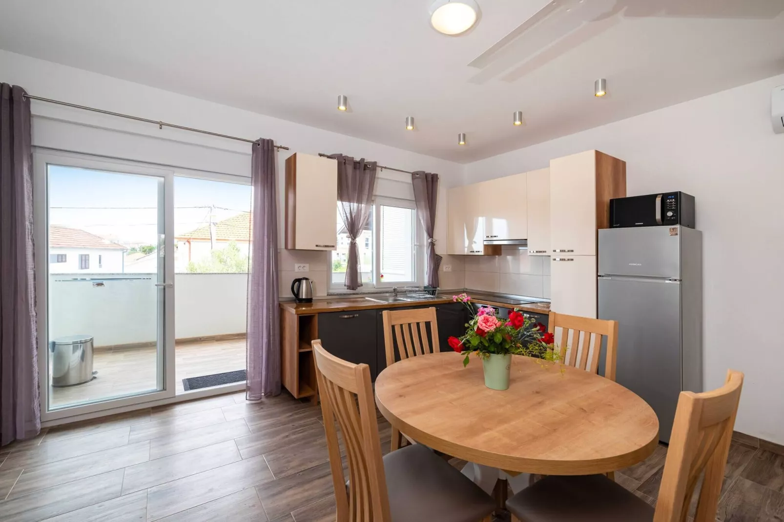 Apartment Blagdan 1-Eetkamer