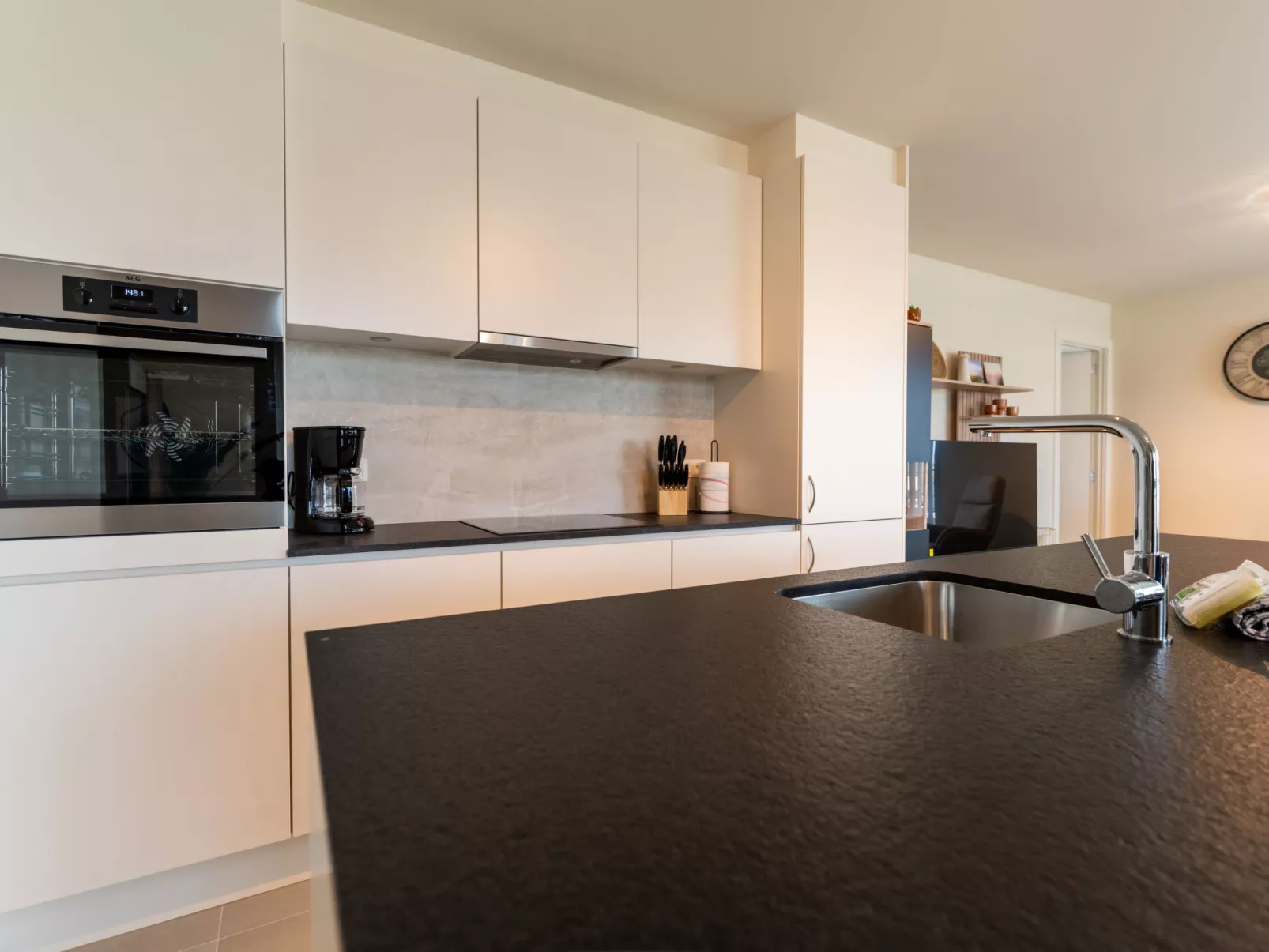 The Waves with parking-Binnen