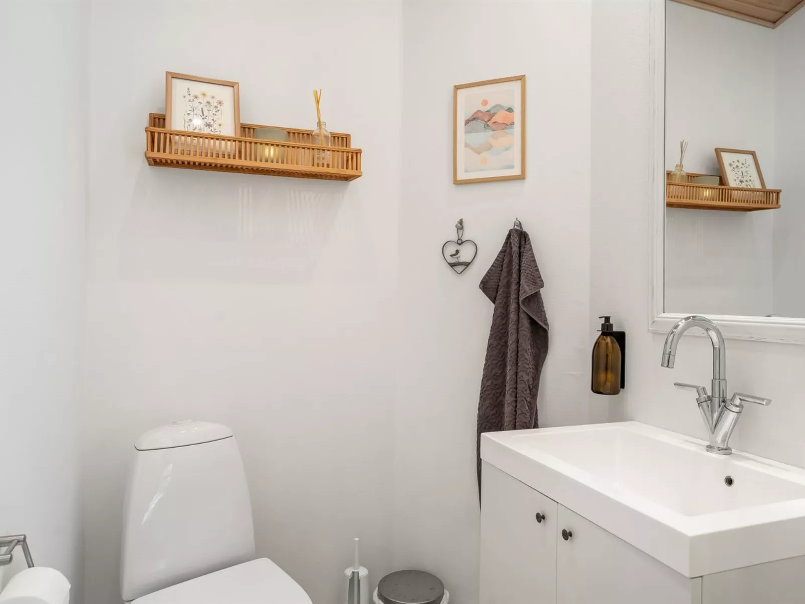 "Jaane" - 250m to the fjord-Binnen