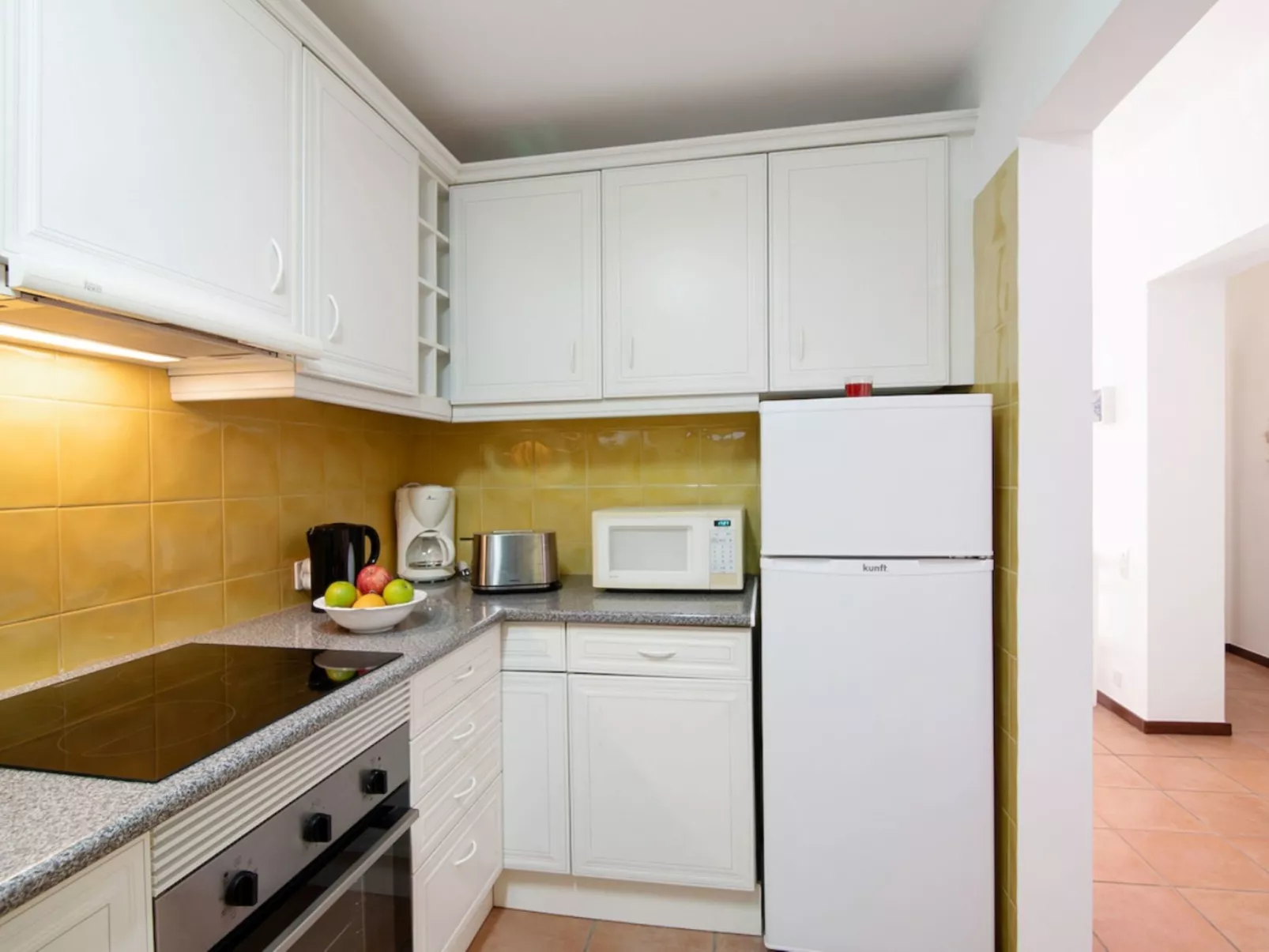 Joyce - Sunny Way-Binnen