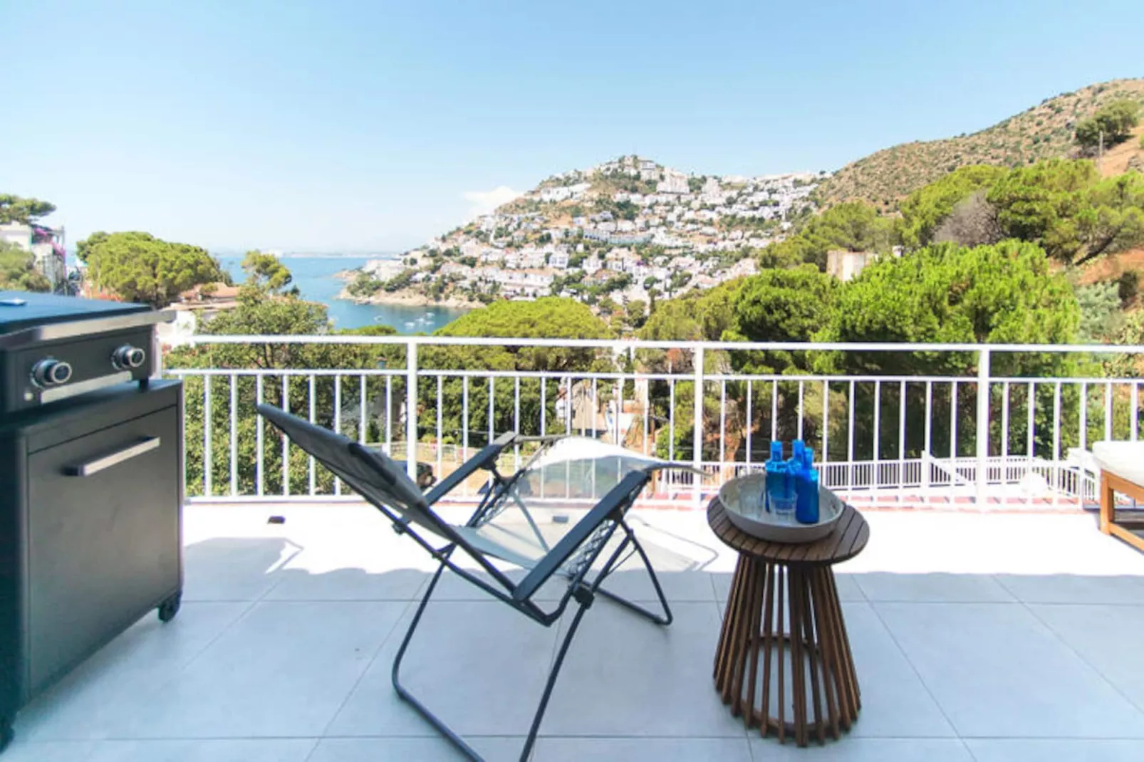 Maison à Roses-Niet-getagd