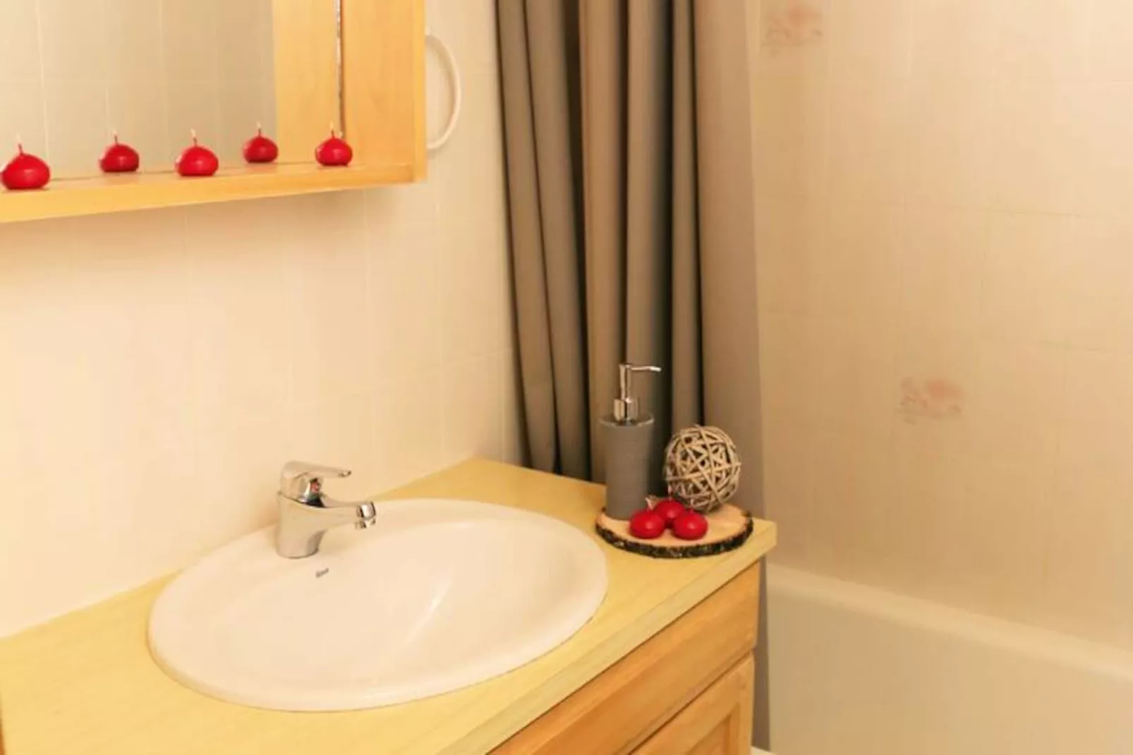 Résidence Champel B (le Nichouette)-Niet-getagd