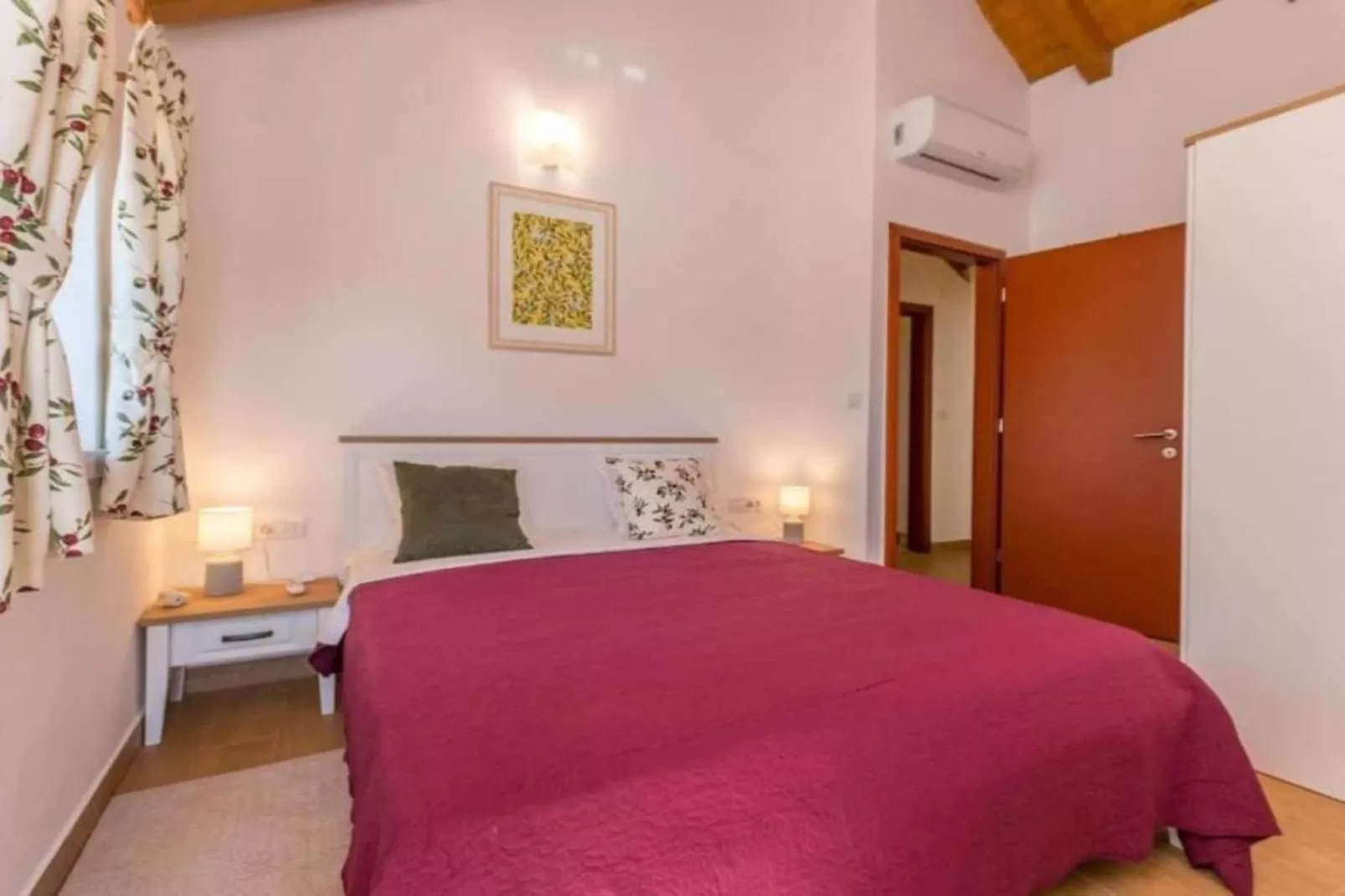 The Grandfather Villa – Heated Pool Retreat-Slaapkamer