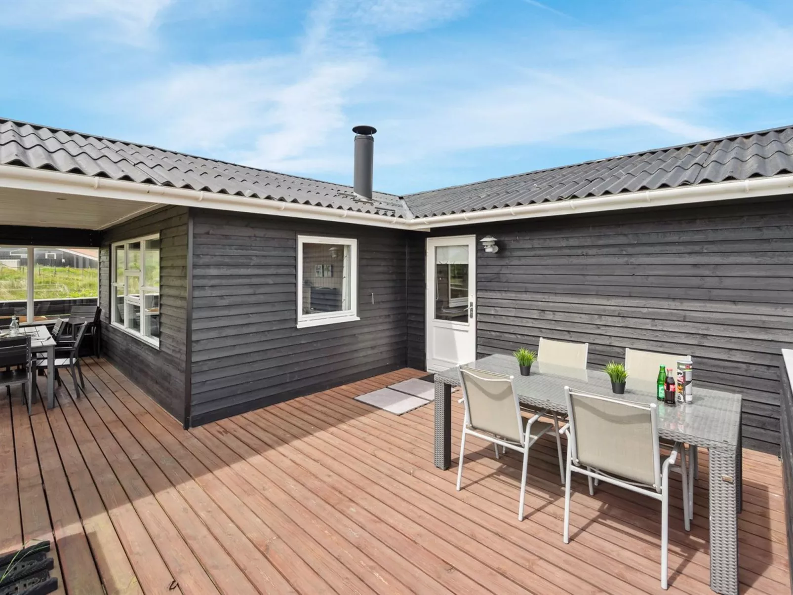 "Veetrikki" -  from the sea-Buiten