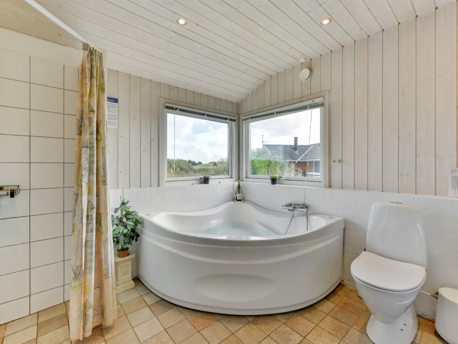 "Electra" - 500m to the fjord-Binnen