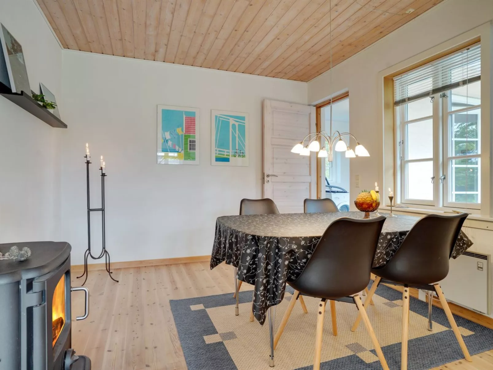 "Hildegunn" - 200m from the sea-Binnen