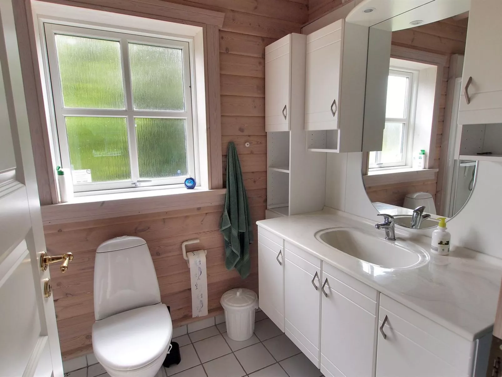 "Lilian" - 600m from the sea-Binnen