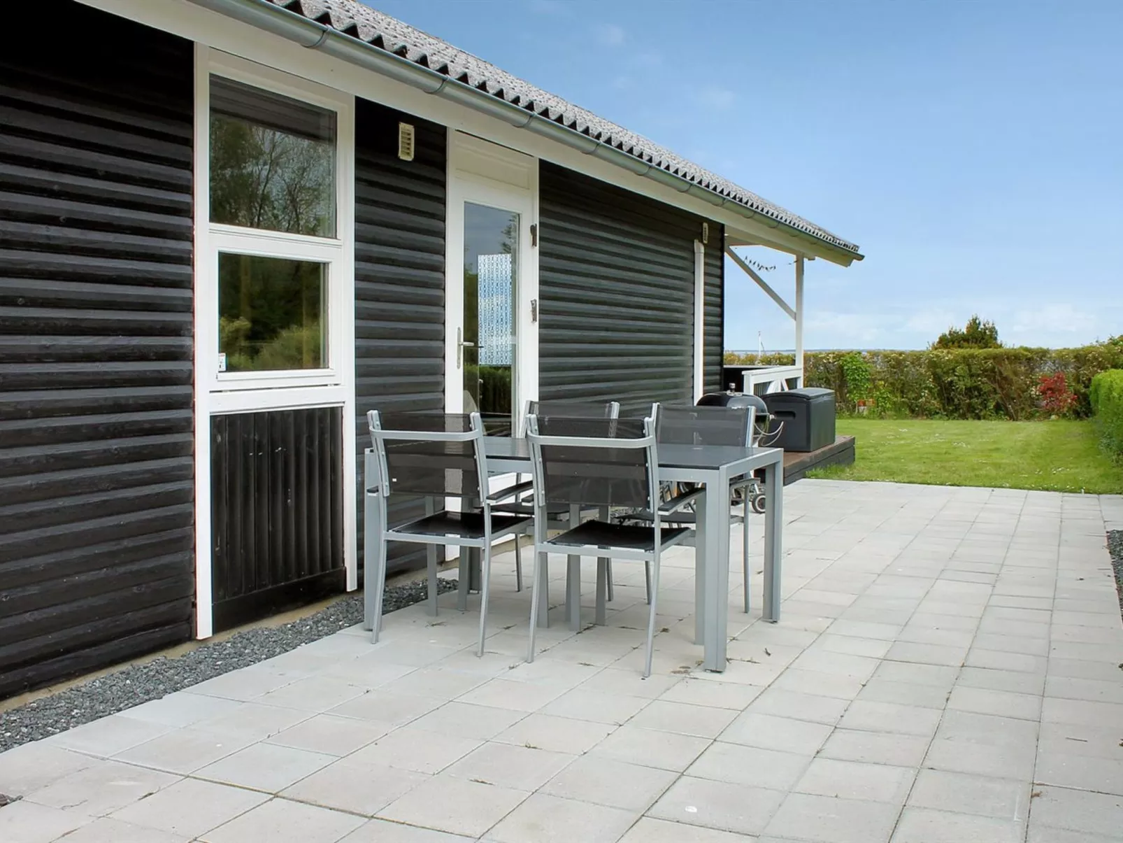 "Silka" - 250m from the sea-Buiten