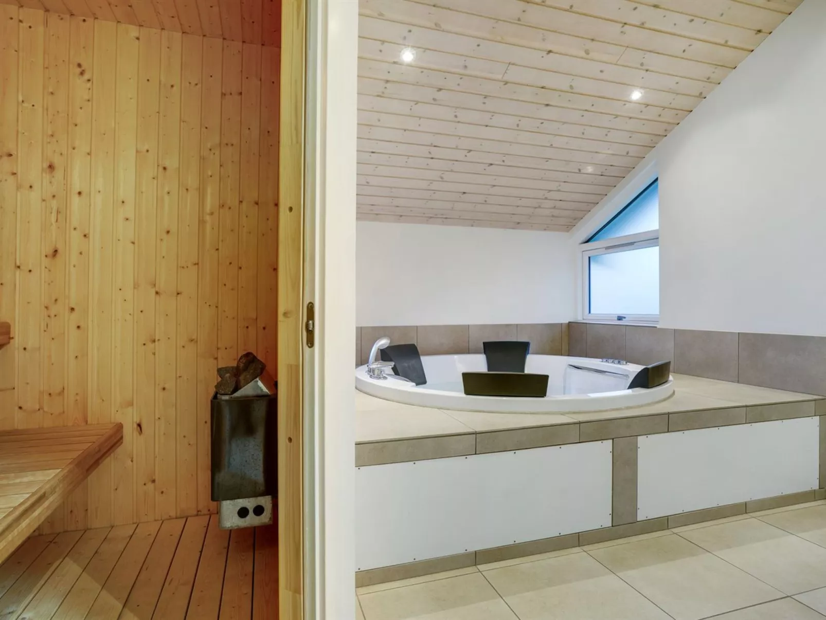 "Ricus" - 1.8km from the sea-Binnen