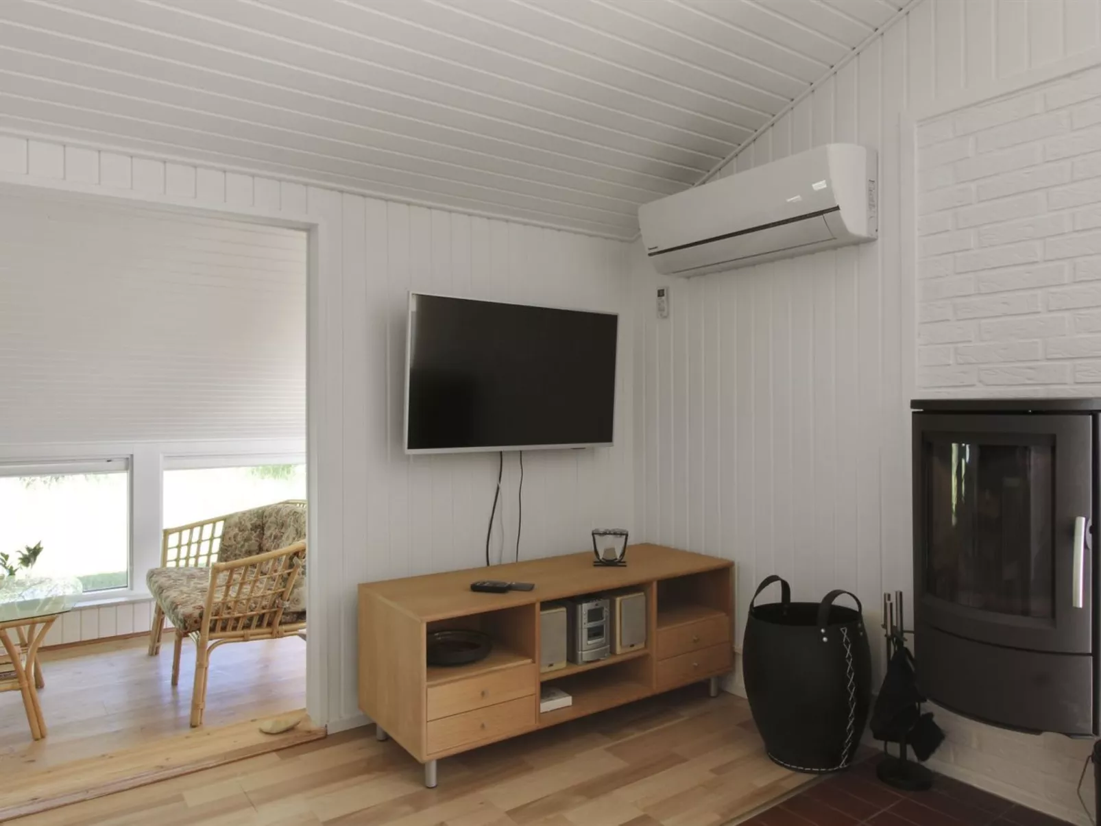 "Eden" - 800m from the sea-Binnen