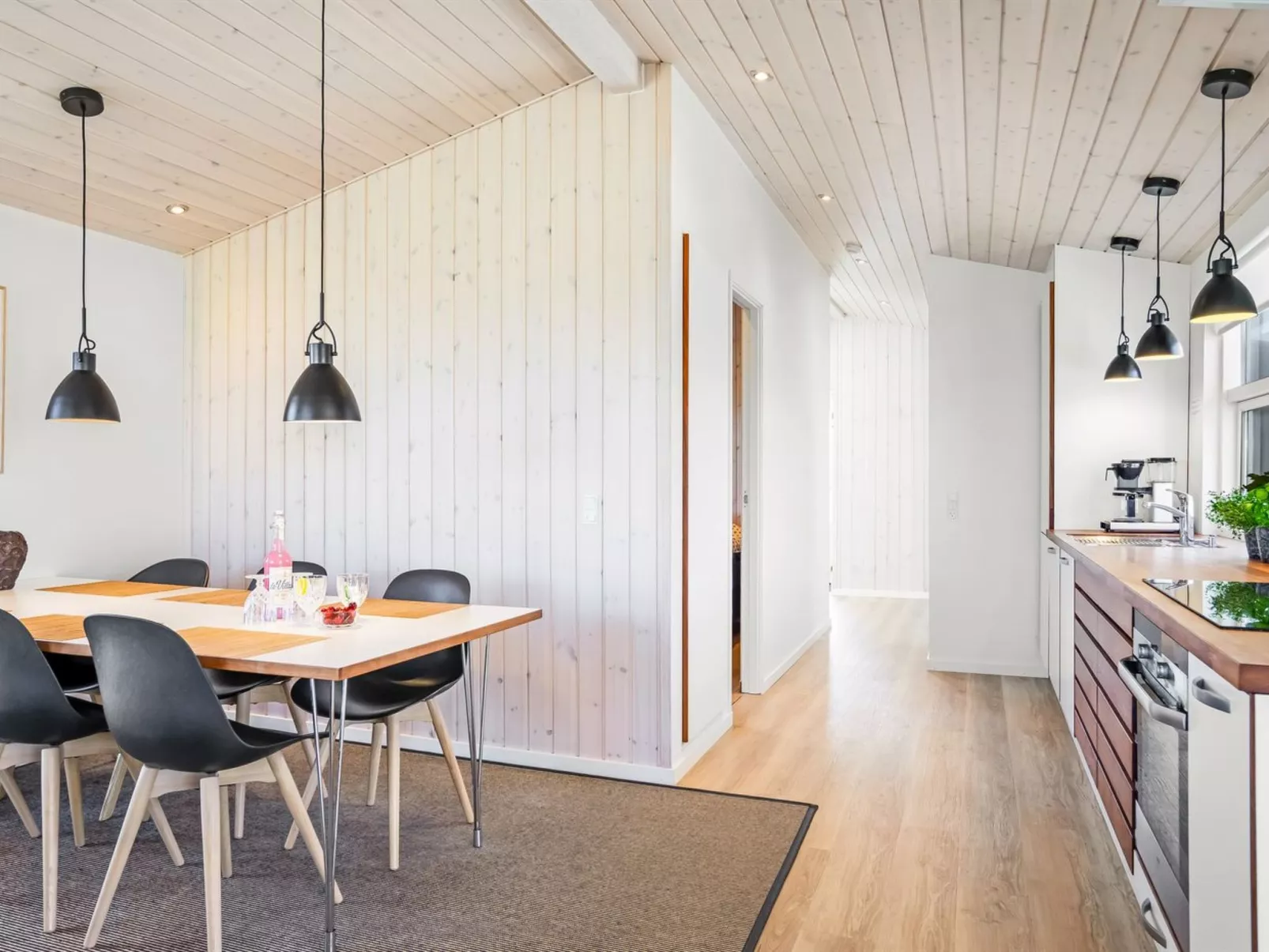 "Ingela" - 350m from the sea-Binnen