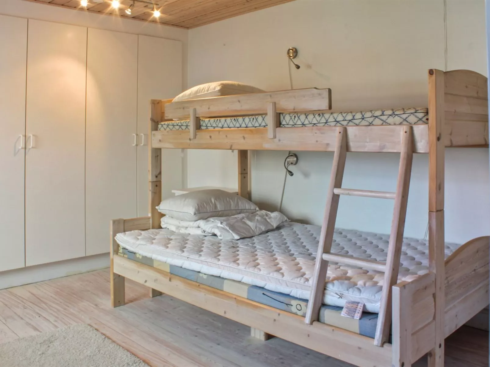 "Brun" - 60m from the sea-Binnen