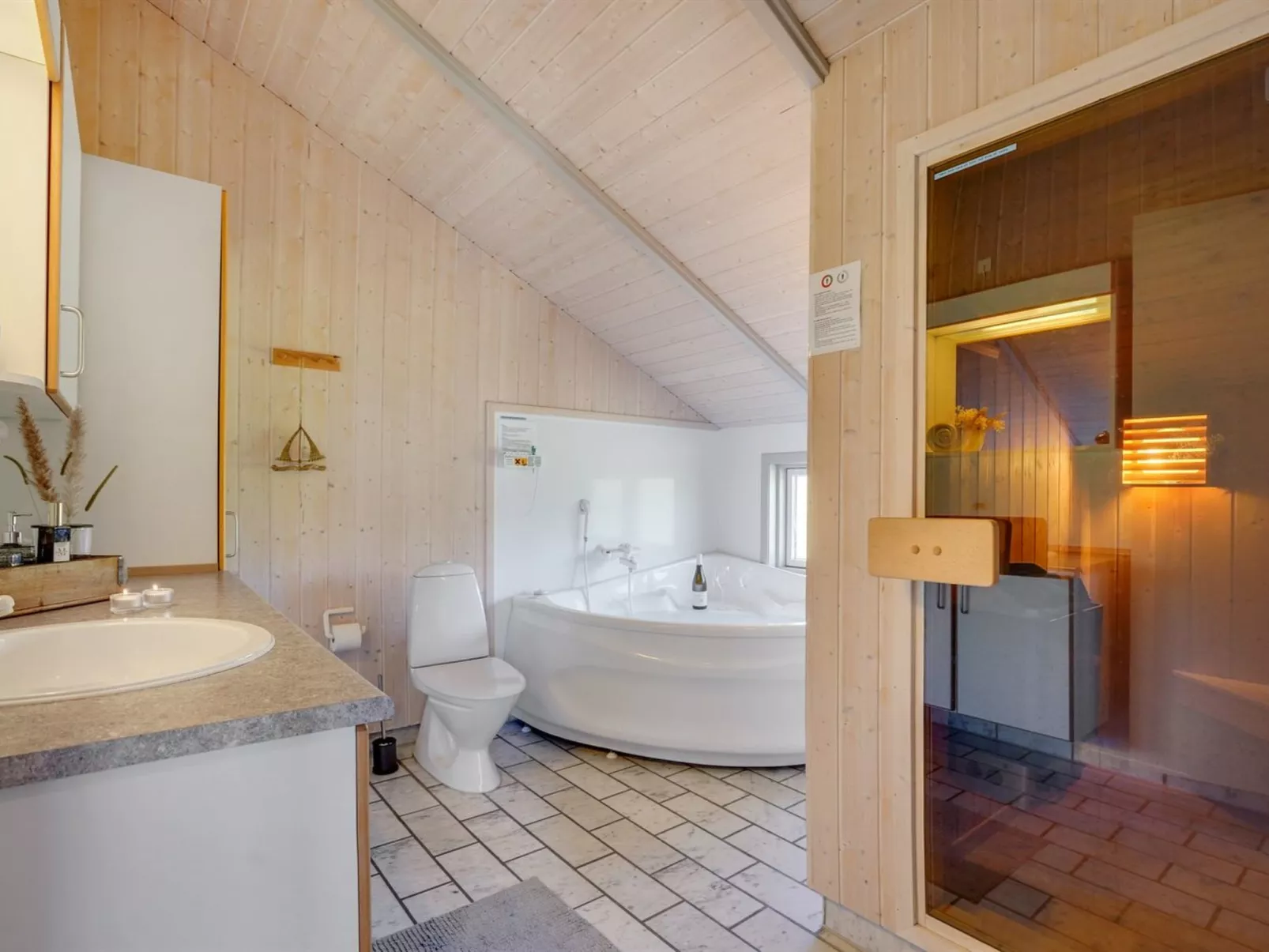 "Lovisa" - 500m from the sea-Binnen