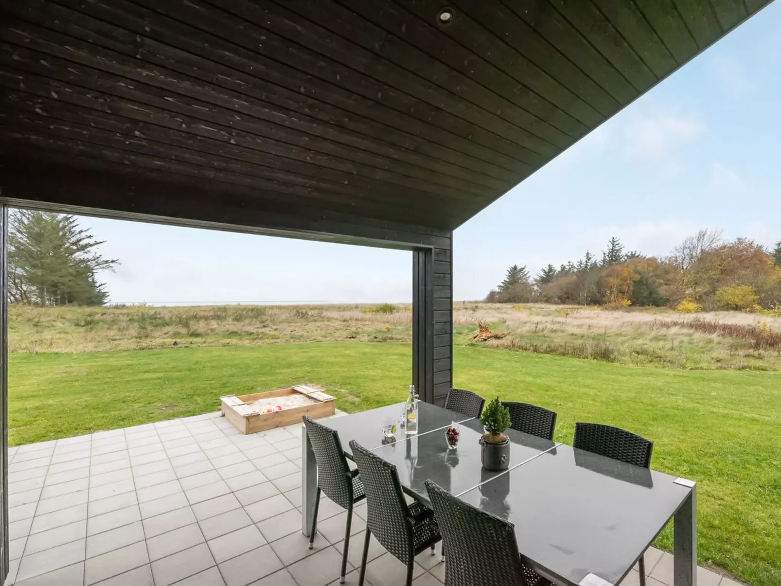 "Tindra" - 30m to the fjord-Buiten