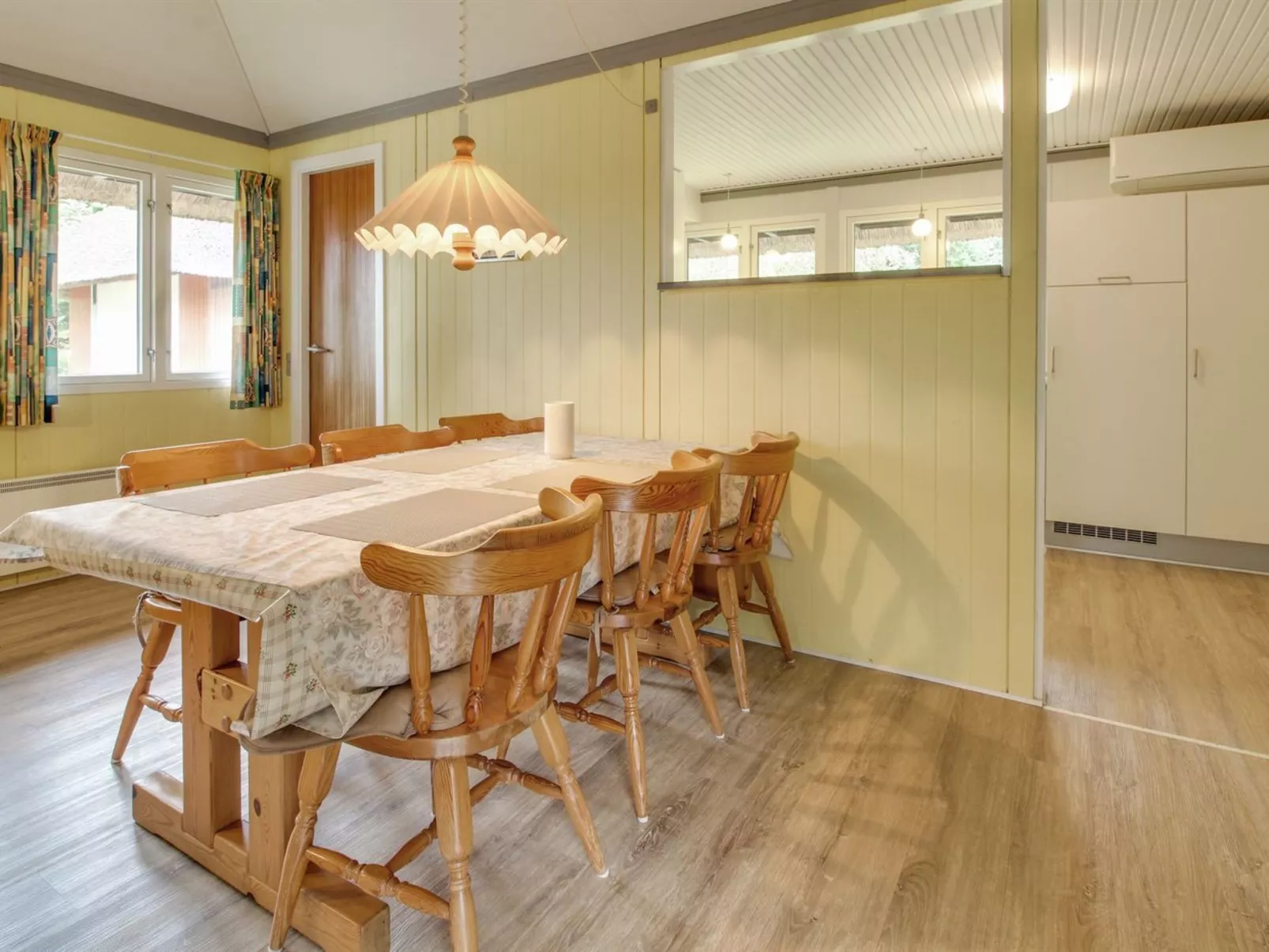 "Helline" - 900m from the sea-Binnen