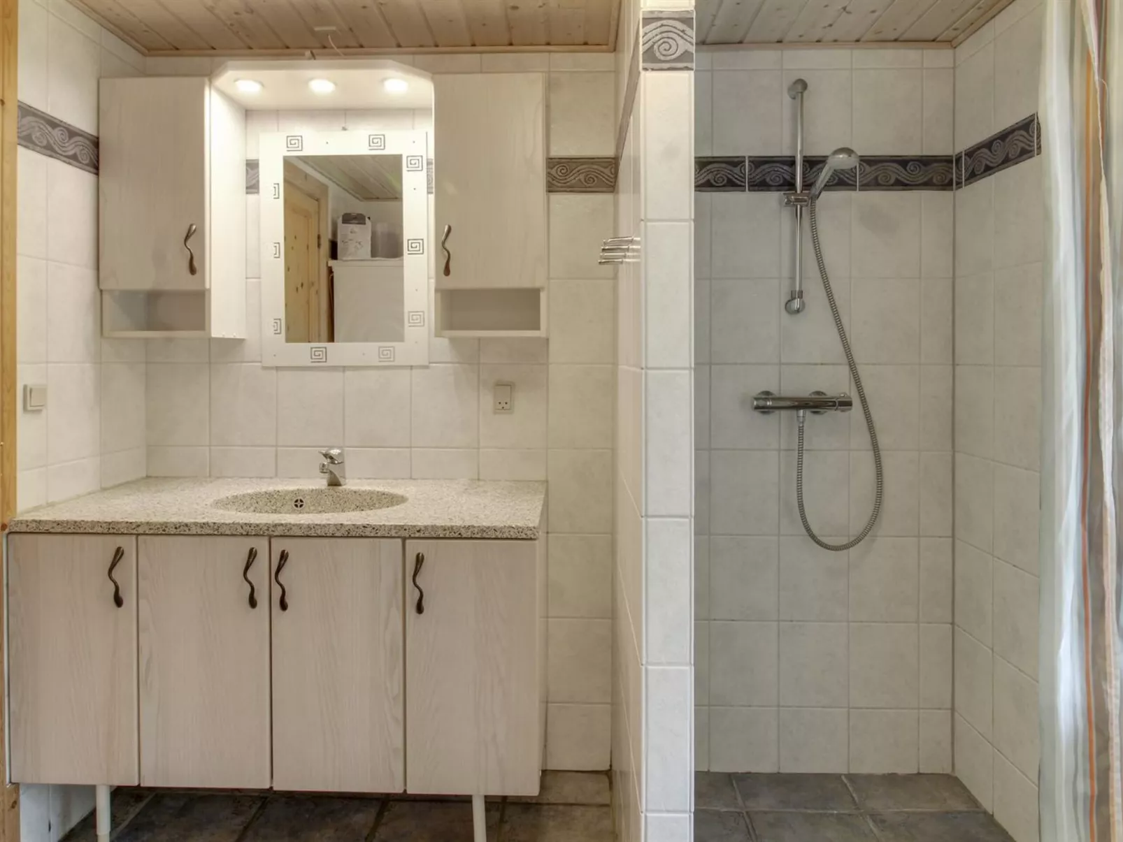 "Volmar" - 3.5km from the sea-Binnen