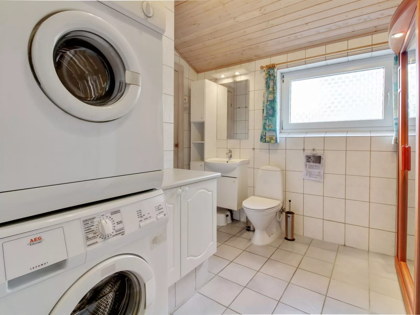 "Elsy" - 2.6km from the sea-Binnen