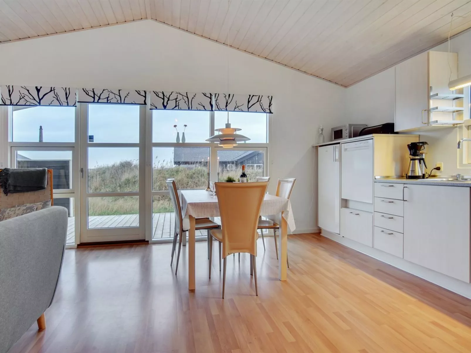 "Clarissa" - 300m from the sea-Binnen