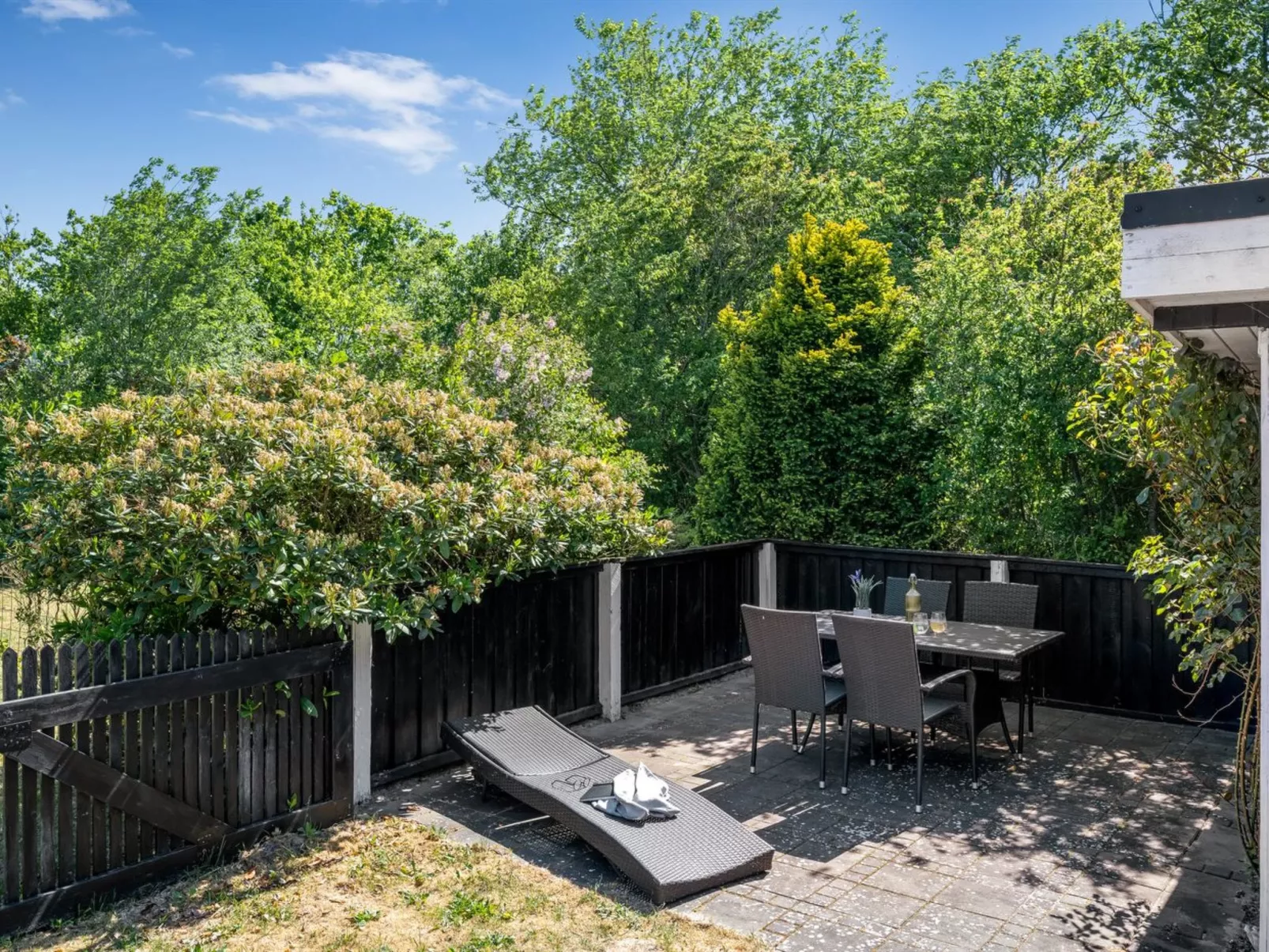 "Sebine" - 400m to the fjord-Buiten