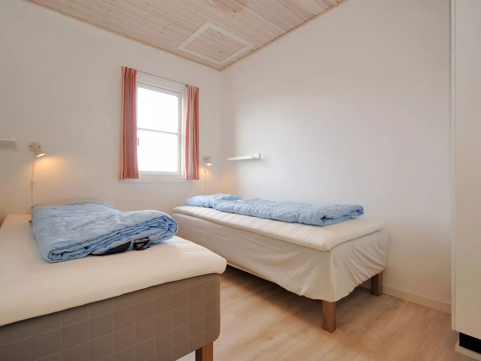 "Benta" - 150m to the fjord-Binnen