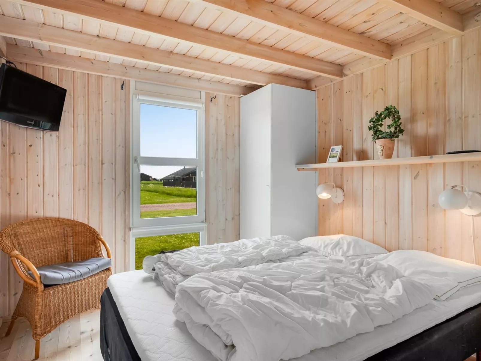 "Ellen" - 289m from the sea-Binnen