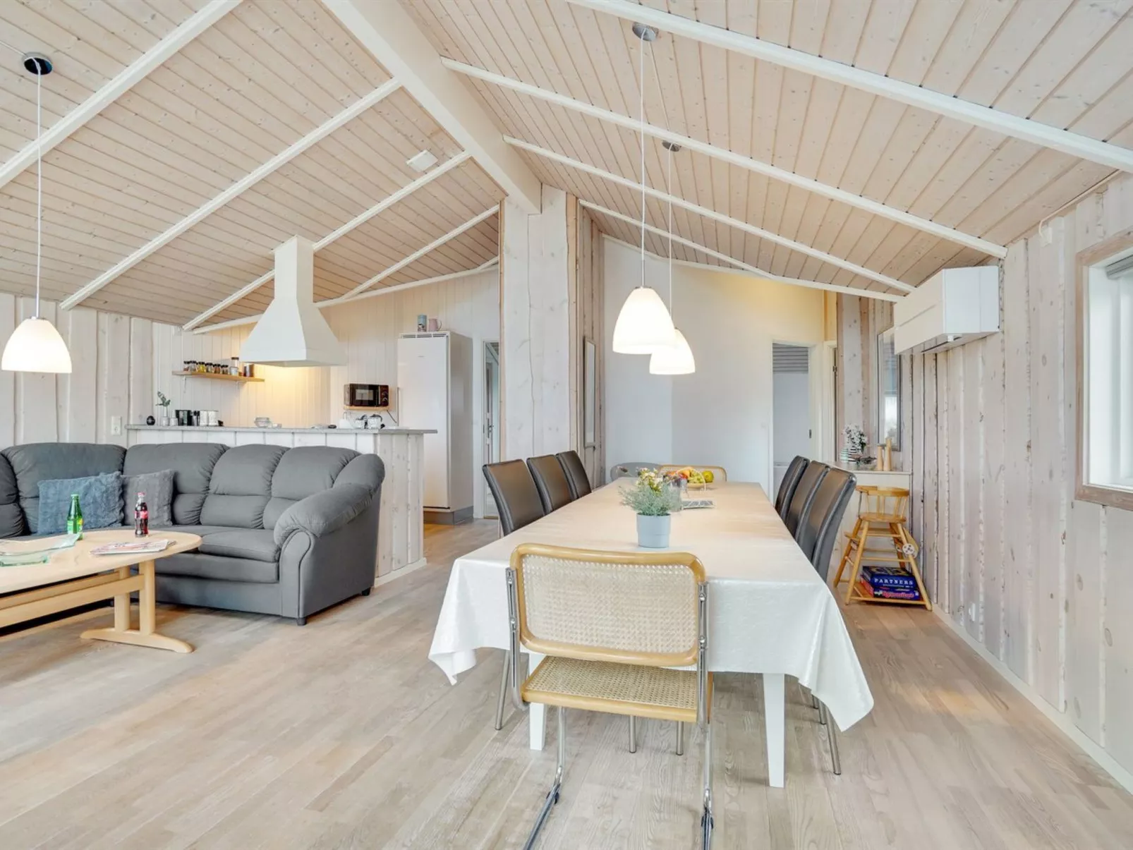 "Patrick" - 300m from the sea-Binnen