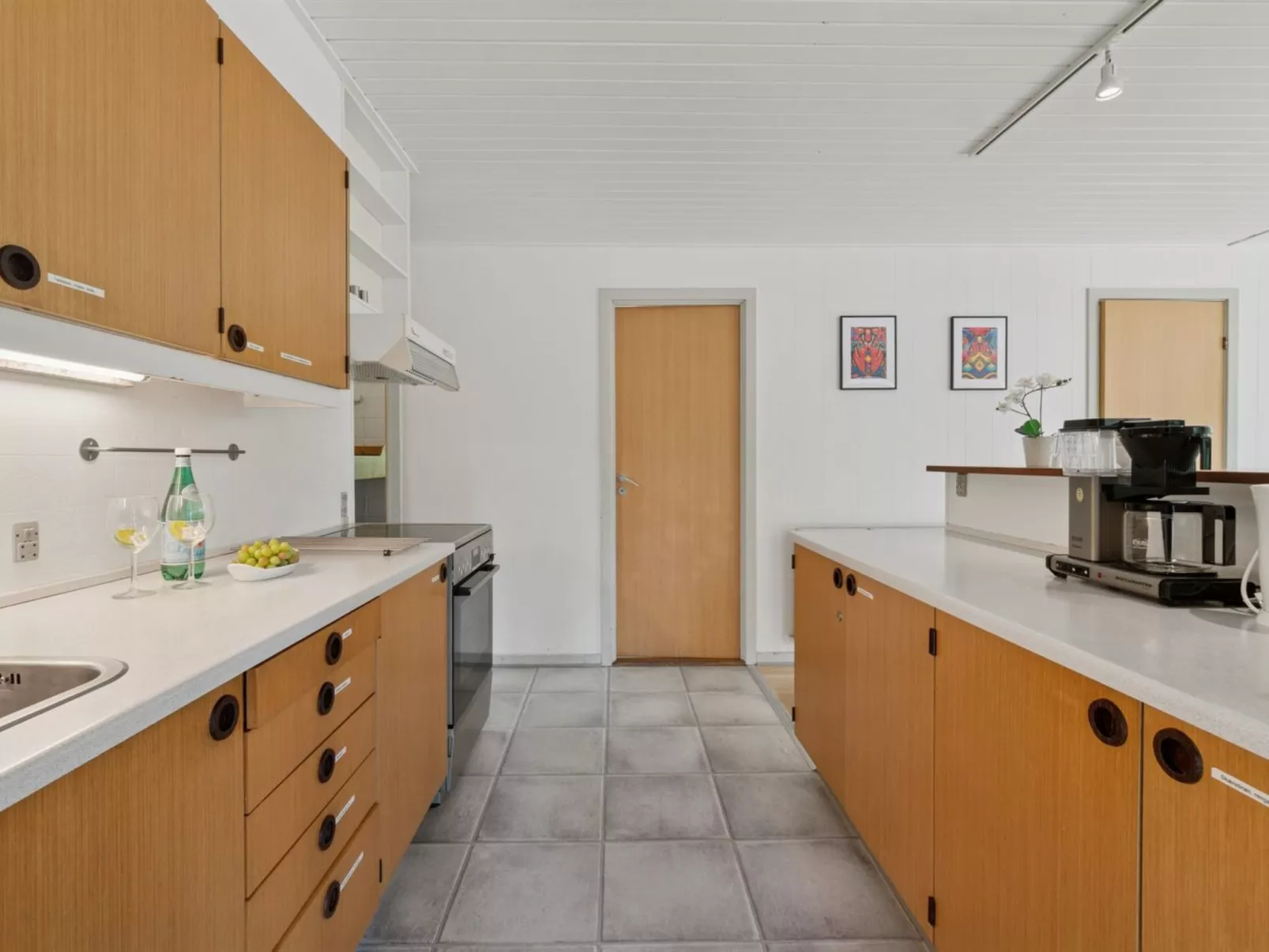 "Henri" - 800m from the sea-Binnen