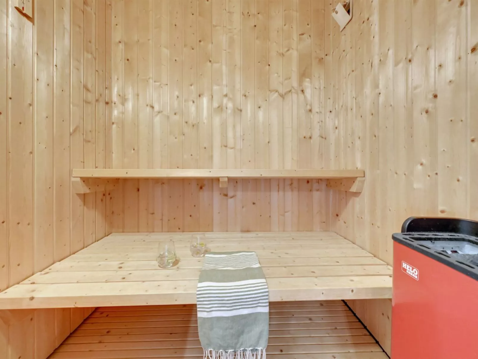 "Rika" - 525m to the fjord-Binnen