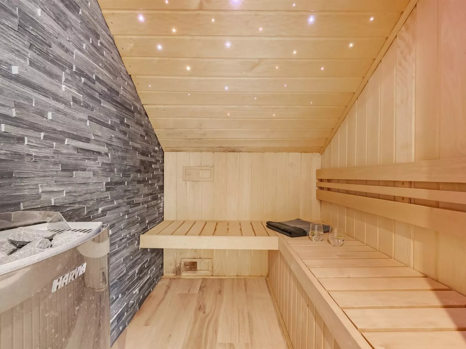 "Seppo" - 900m from the sea-Binnen