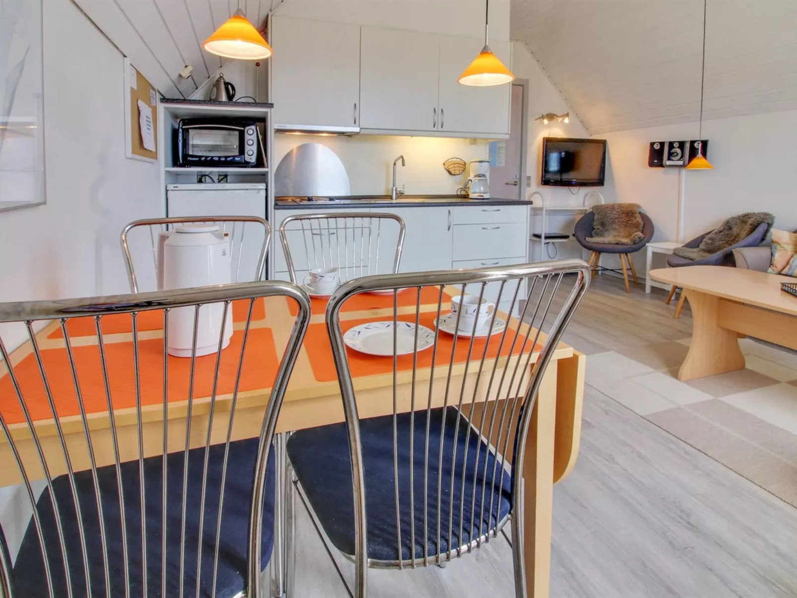 "Rauha" - 2.3km from the sea-Binnen