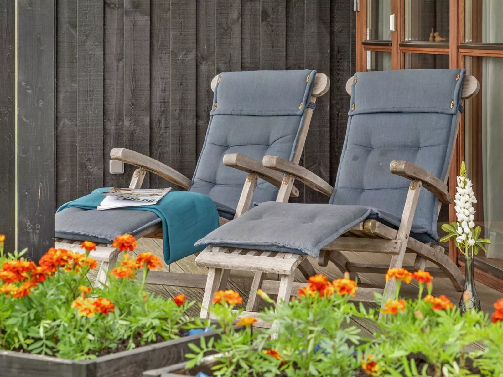 "Juliana" - 400m from the sea-Binnen