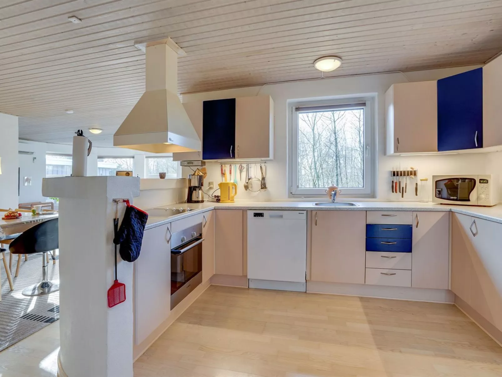 "Wyatt" - 30km from the sea-Binnen