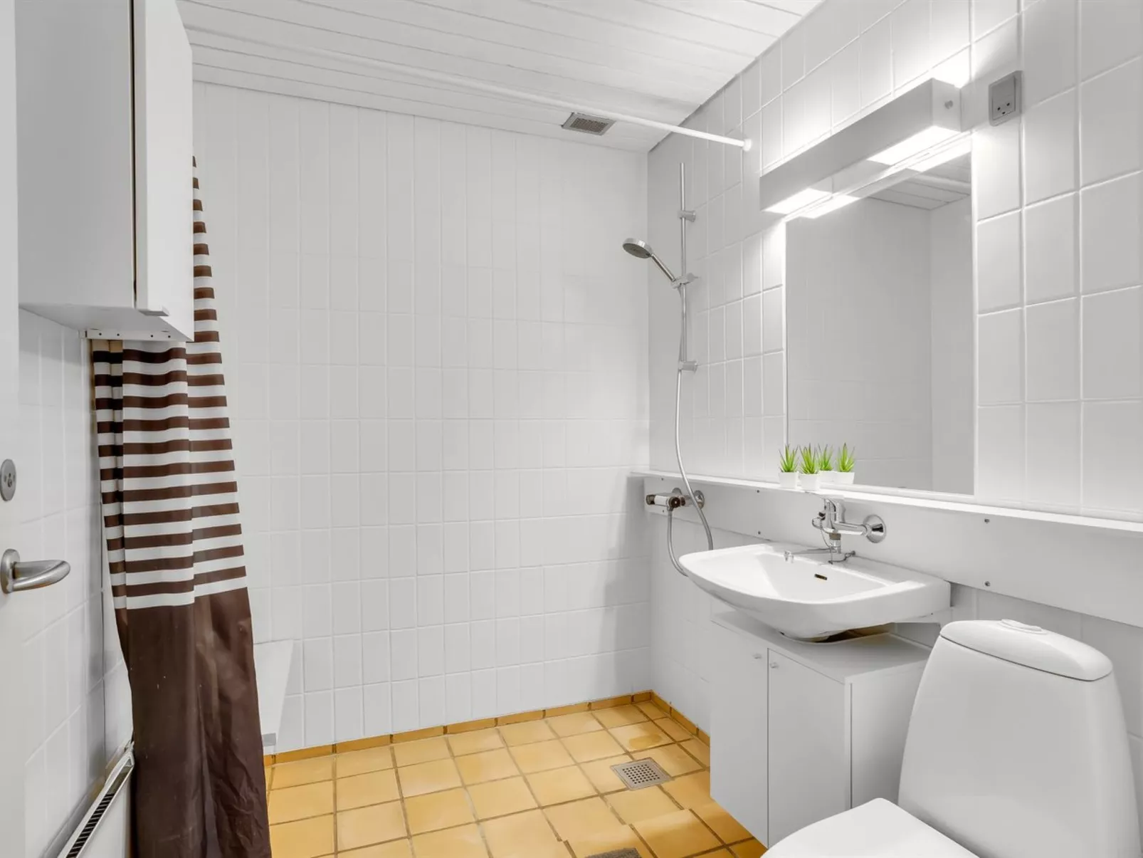 "Torsten" - 30m from the sea-Binnen